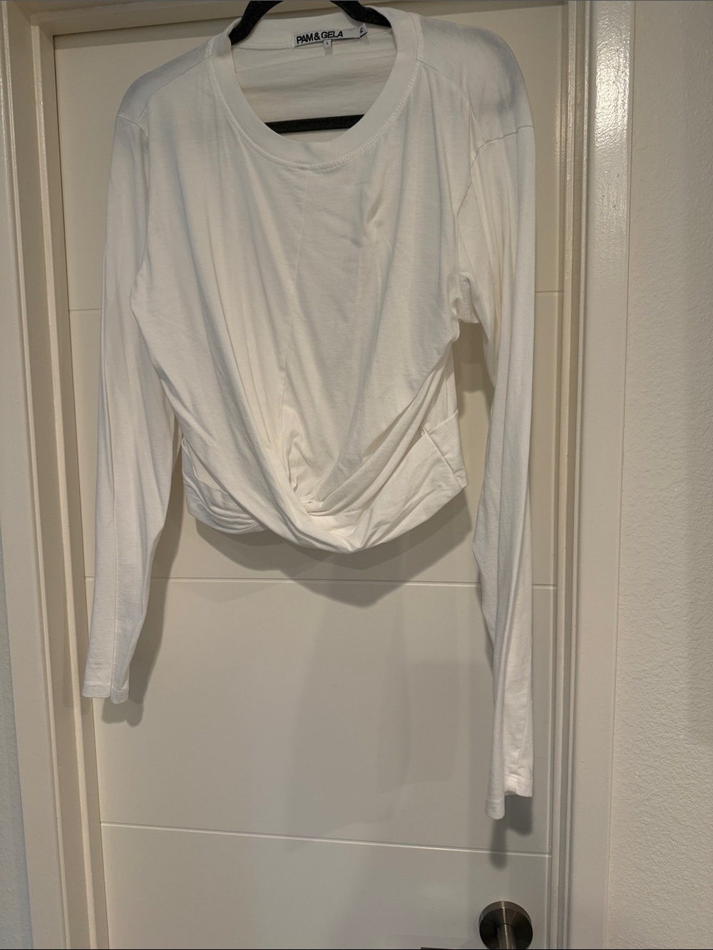 Pam & Gela White Long-Sleeve Twist-Hem Crew Top